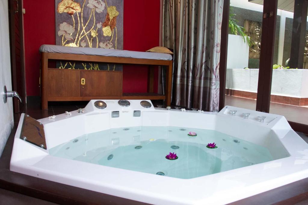 The Orchid Beach Resort @ VIP Chain Resort photo 3