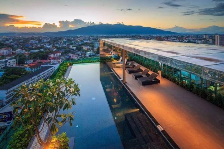 The Astra Luxury Condo in Town photo 2