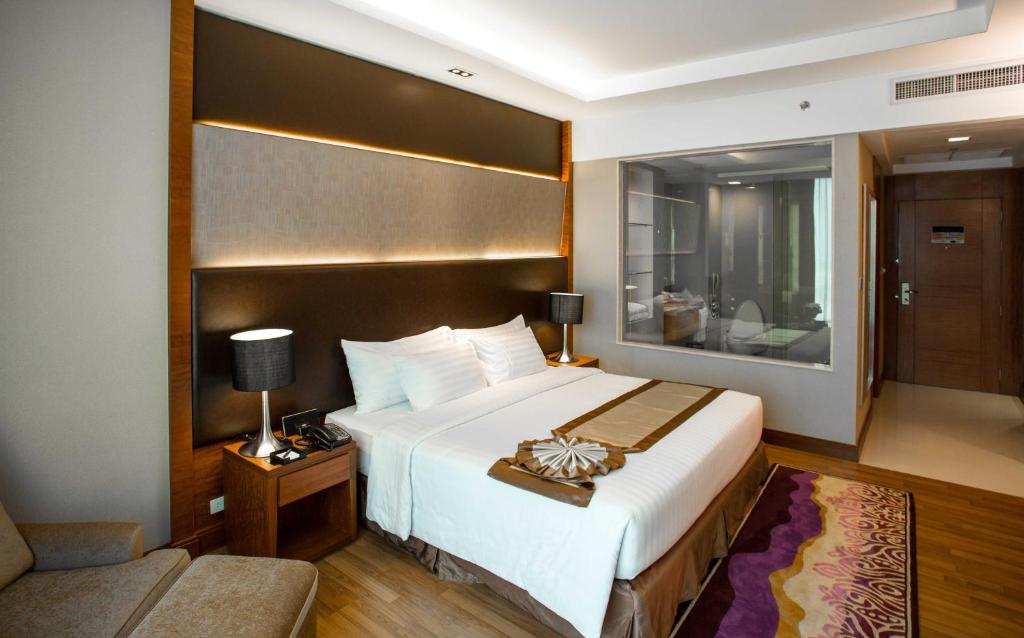 The Grand Fourwings Convention Hotel Bangkok photo 2
