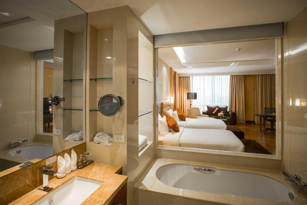 The Grand Fourwings Convention Hotel Bangkok photo 3