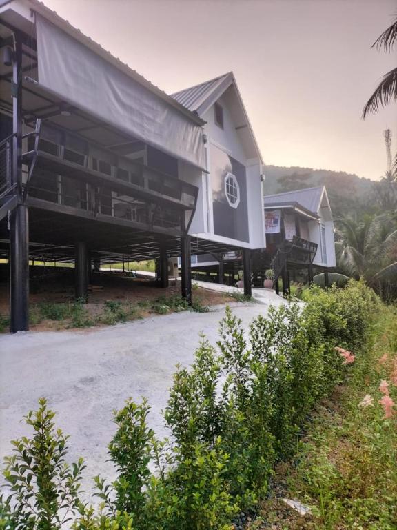 Tanakorn House — photo 1