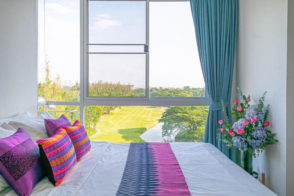 Top Floor photo 2