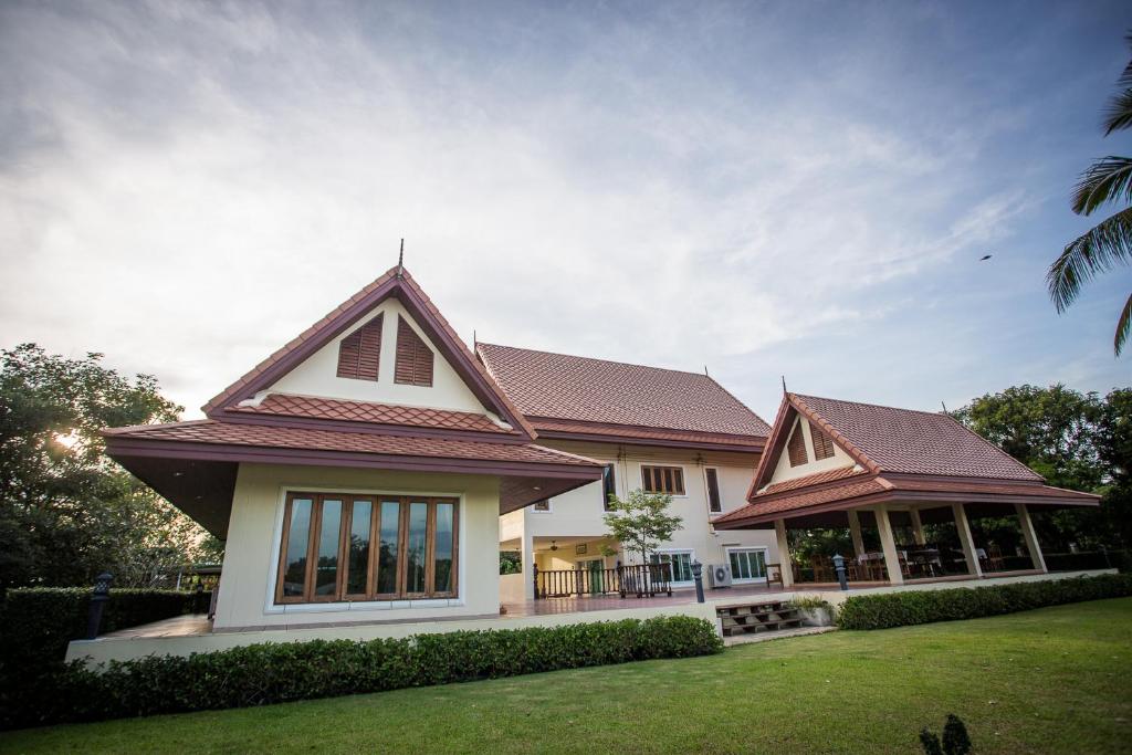 Thararin Villa — photo 1