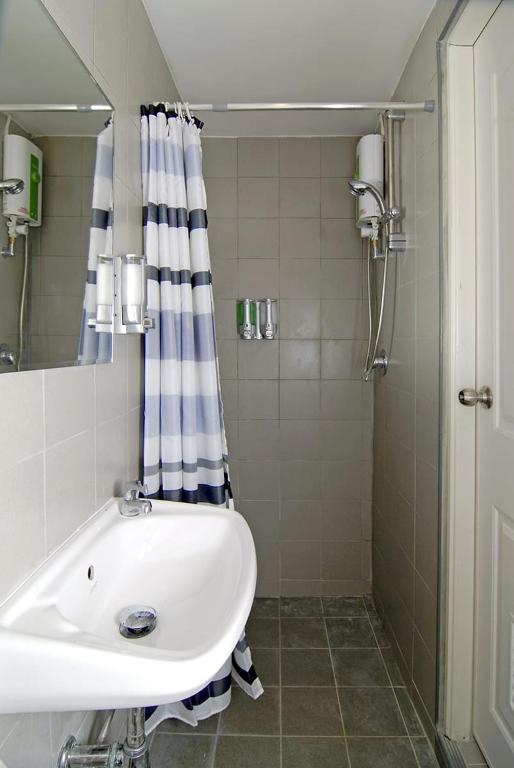 Salika Hostel Patong Phuket photo 3