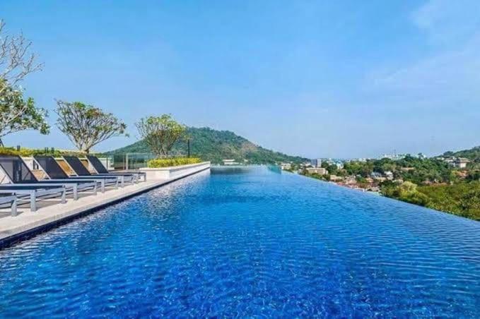 The Base Height Condo with Rooftop infinity pool — photo 1