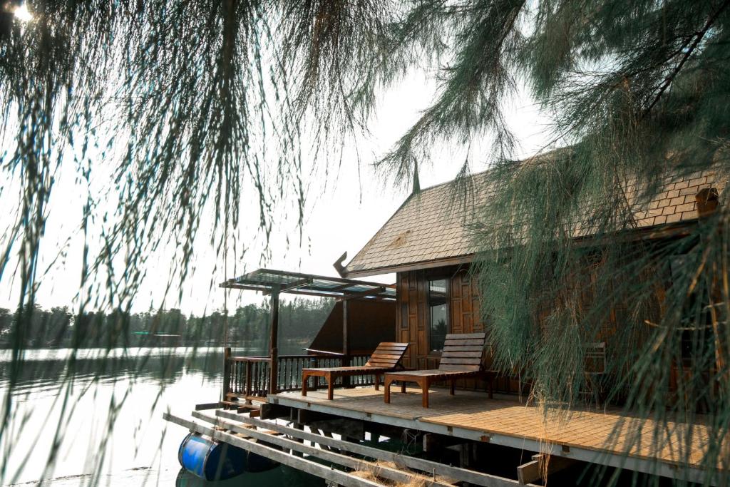 Tara Beach Resort Udonthani photo 3