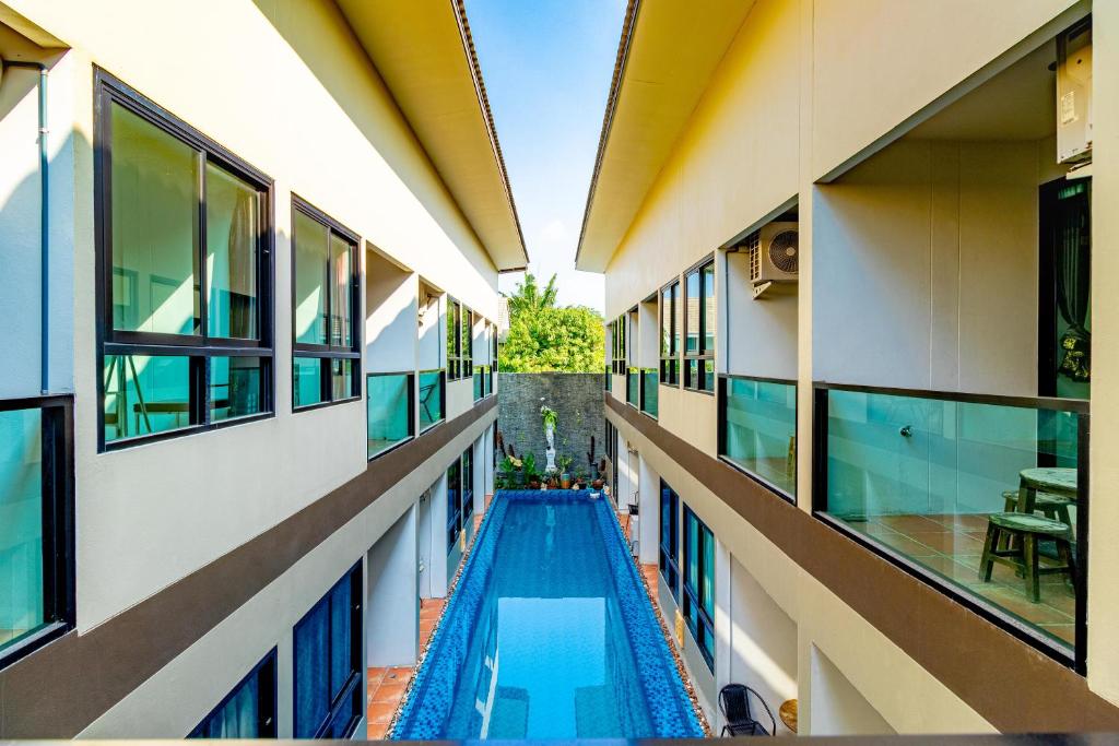 The Pool Resort photo 3