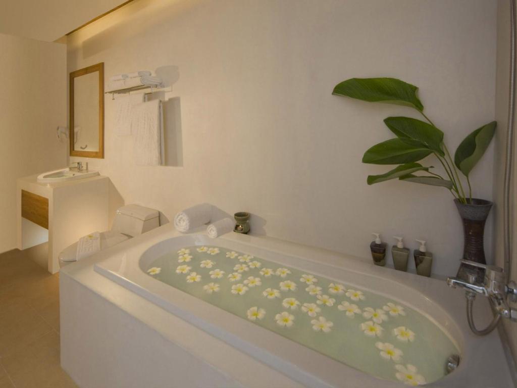 Thai House Beach Resort photo 3