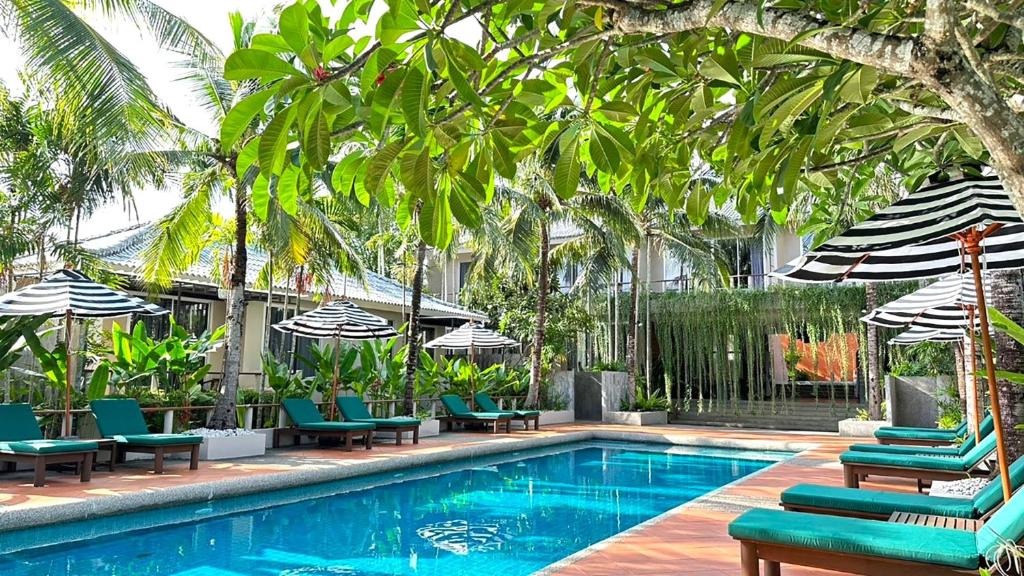 Signature Phuket Resort photo 2