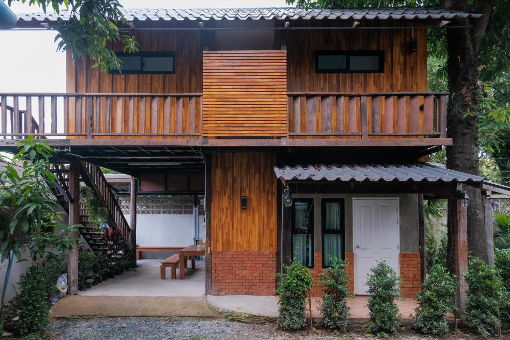 Riverside House — photo 1