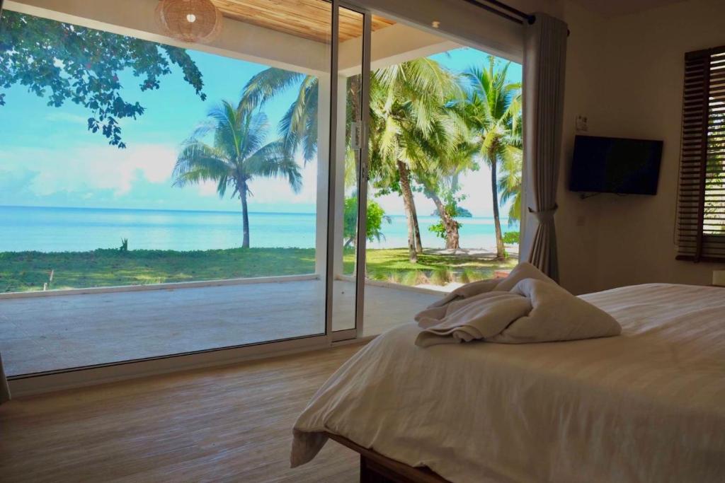Siam Beach Resort photo 2