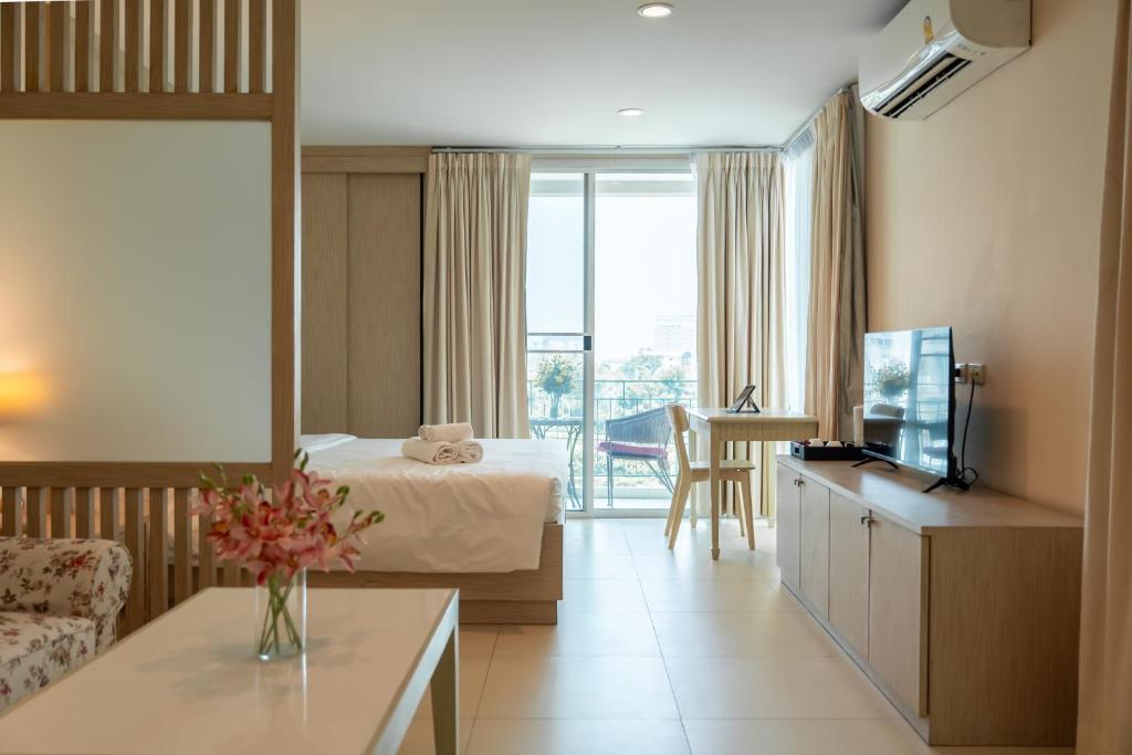 Shamrock Hotel Pattaya photo 3