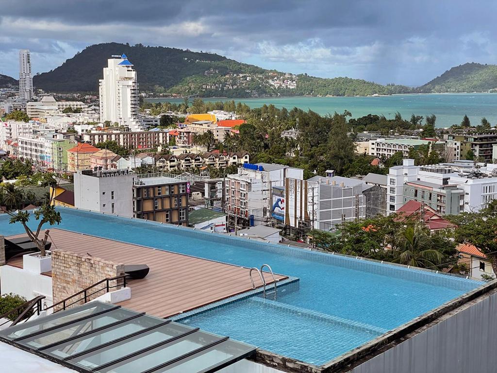 Bliss Patong - 2Br Sea View Condo - Roof Top Pool — photo 1