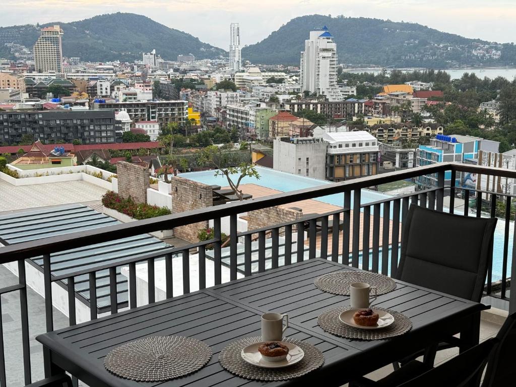 Bliss Patong - 2Br Sea View Condo - Roof Top Pool photo 2