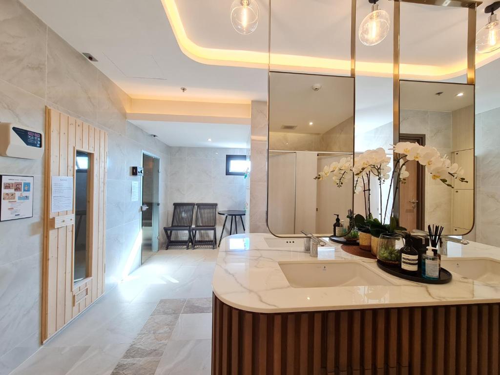 Astra Sky River Luxury Perfect For 5 People photo 3