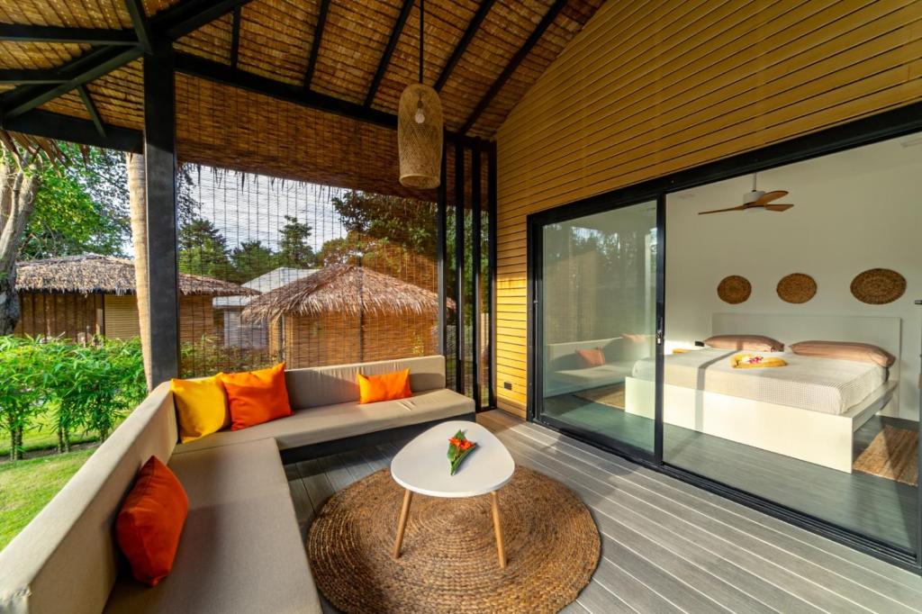 Suan Residence - Exotic and Contemporary Bungalows with Private Pool photo 2