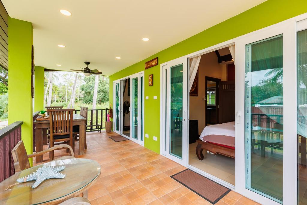 The Green House - Srithanu photo 2