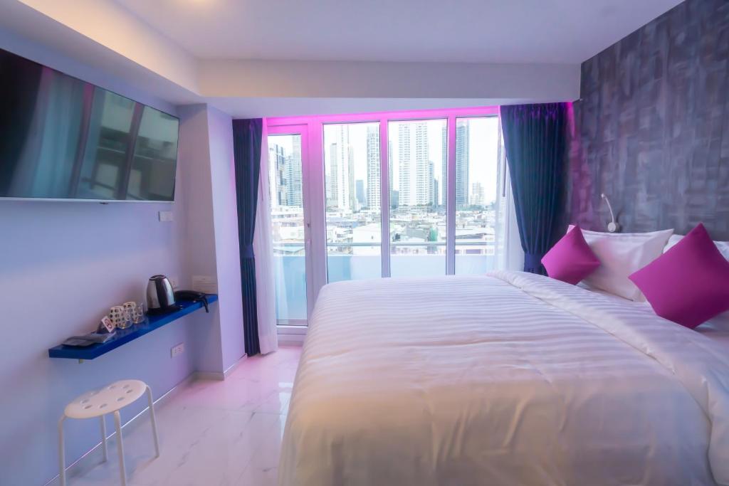 Spark Hotel - MRT Queen Sirikit - SHA Extra Plus Certified photo 2