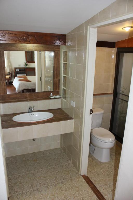 Sea Scene Resort photo 2