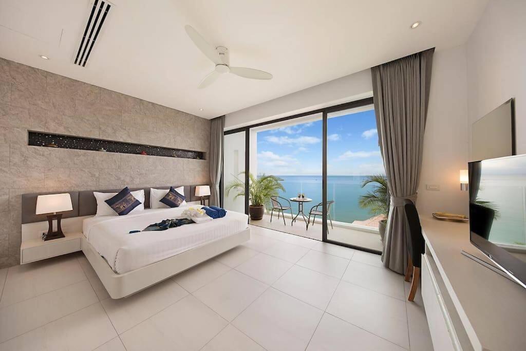 Beach View Villa photo 2