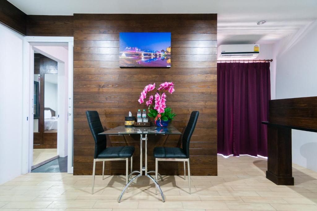 The Chateau Chiangmai Residence photo 3