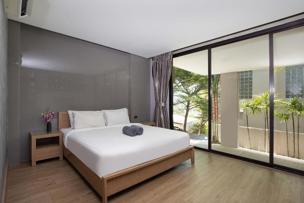 Sea View & Tropical Bliss - 2BR Villa Natural Touch A4 at Kamala Hill photo 2