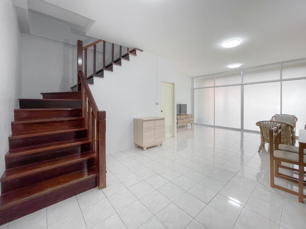 Sunny Rayong Townhouse photo 2