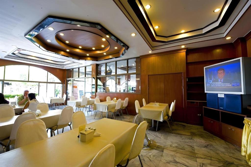 Super OYO 1096 Winner Inn Hotel photo 3