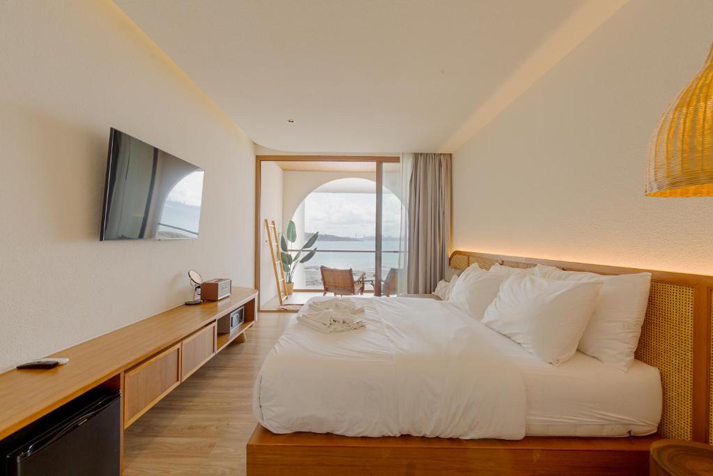 Tasana bar and luxury resort photo 2