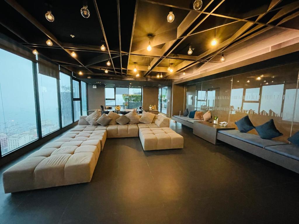 The base Central Pattaya 100 by Numam photo 2