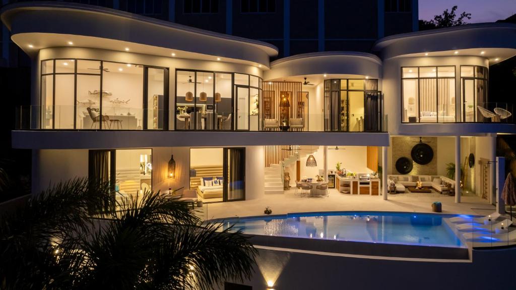 SKYLINE 9 - Spacious & Stylish LUXURY PANORAMIC SEAVIEW Villa with OUTDOOR Living & Kitchen photo 3