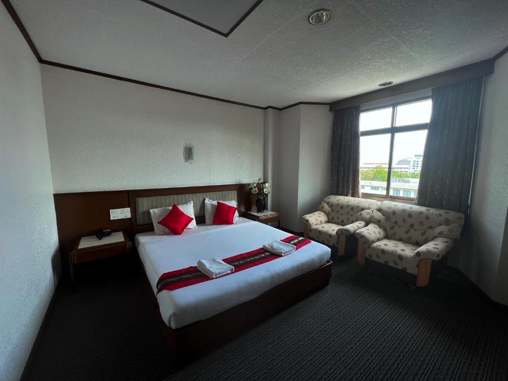 River Grand Hotel photo 2
