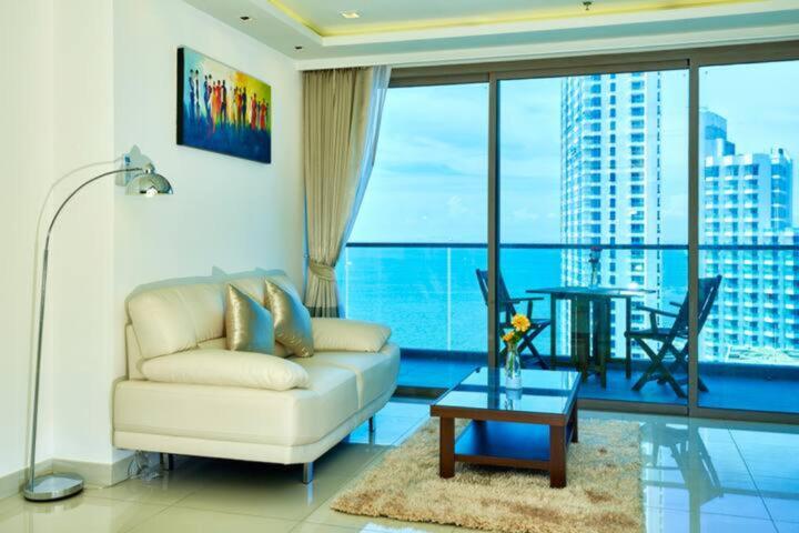 Sea View 1bedroom Wong Amat Tower 3312 — photo 1