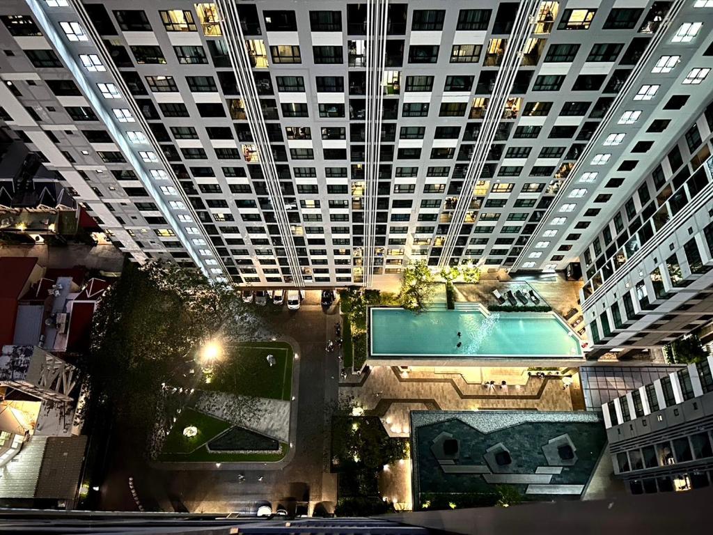 The Base Central Pattaya Super condo photo 3