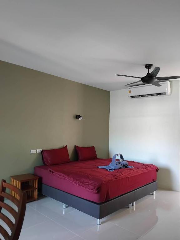 Spy home — photo 1
