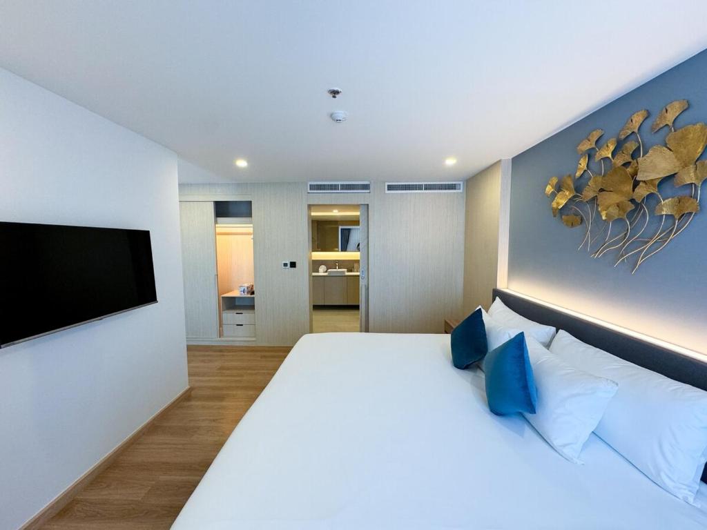 Duplex Liora 1BR PoolsGym Shuttle to Nai Harn photo 2