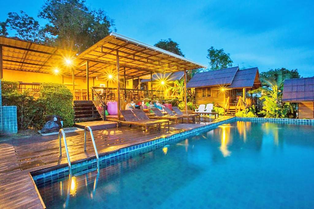 The Cobble Beach Hotel- Phi Phi Island photo 2