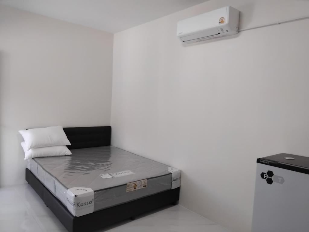 room 6 still available for MotoGP — photo 1