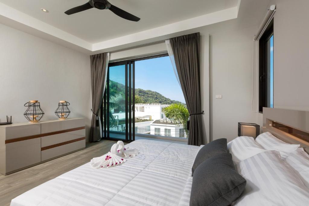 Twin Villas Seaview Kata photo 2