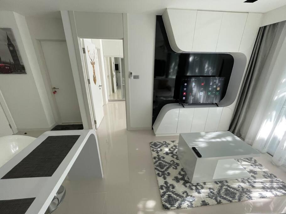 Stylish Condo with Blazing Fast Fiber Internet photo 3