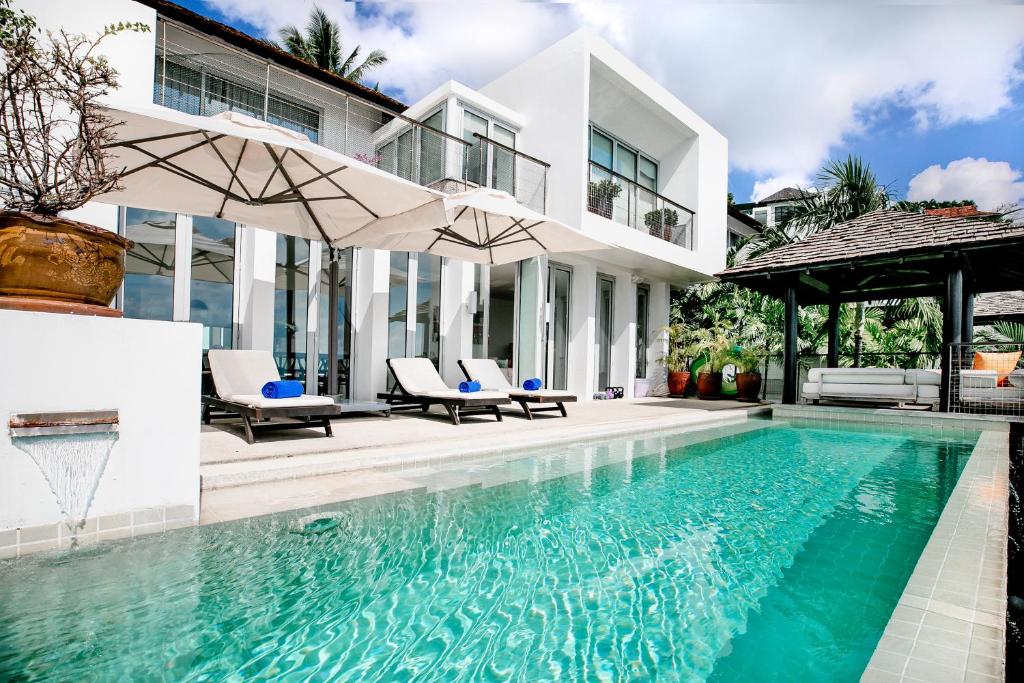 Surin Heights Villa photo 2