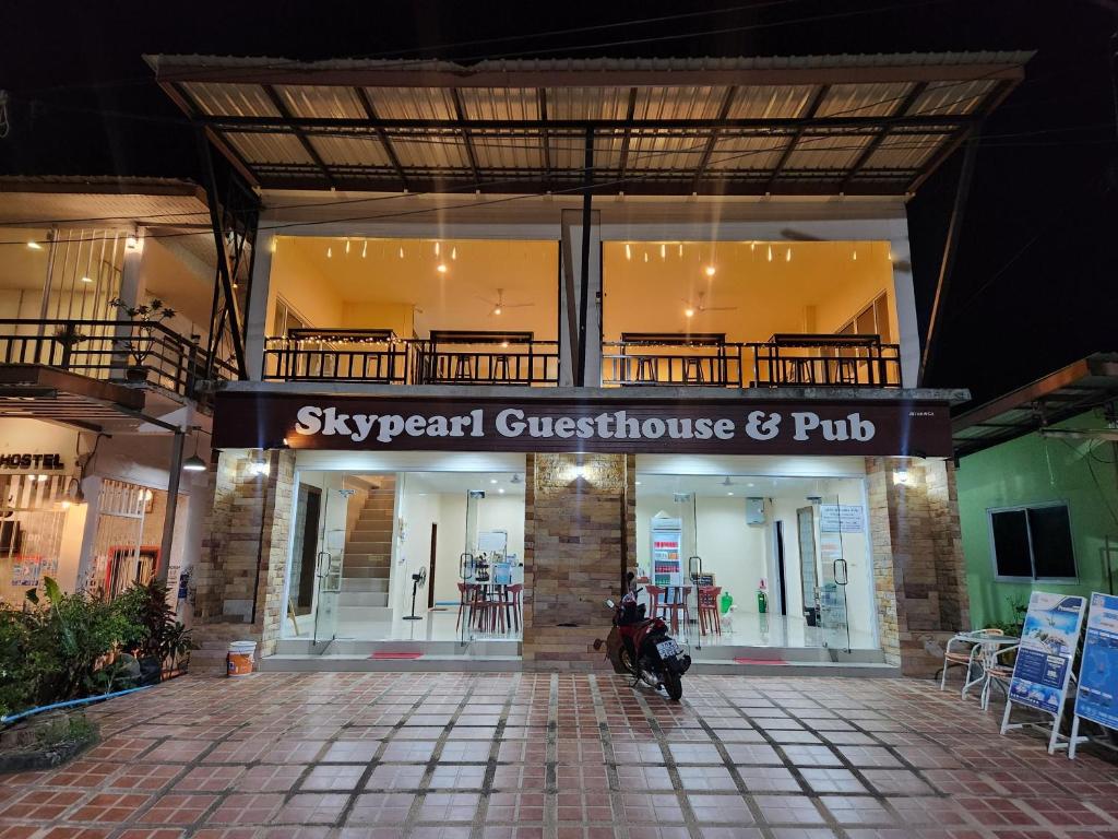 SKYPEARL Guesthouse & Café — photo 1