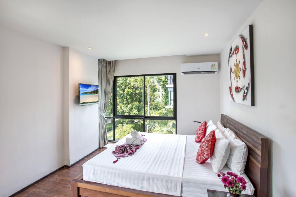 Tropical Pool View 1BR Apartment TTL F303 in Rawai Beach Residence photo 2