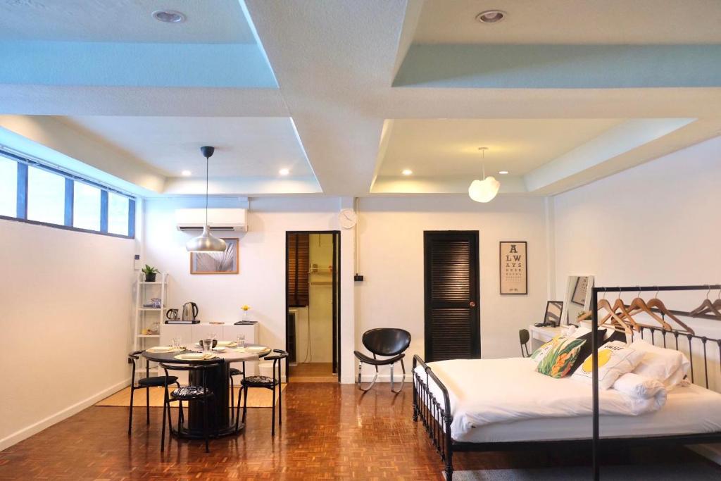 Spacious Design Loft with Rooftop photo 2