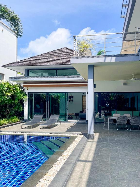 Tropical Haven Villa 4-Bedroom Private Pool Butler Choeng Thale Phuket photo 2