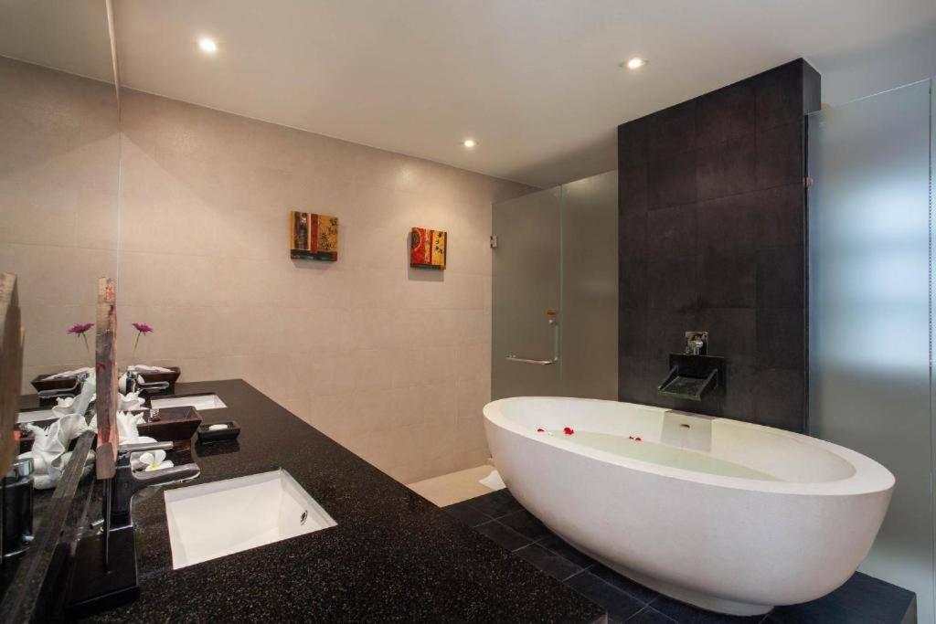 The Residence Villa 203 photo 3