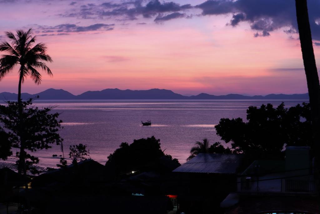 Sunset Bliss — photo 1