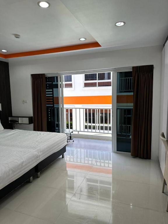 Tatiapart202 photo 2