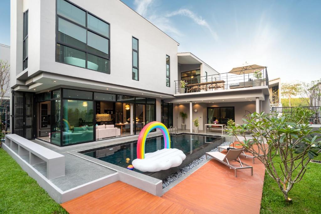 La Belle Pool Villa Phuket - Home Away from HOME — photo 1