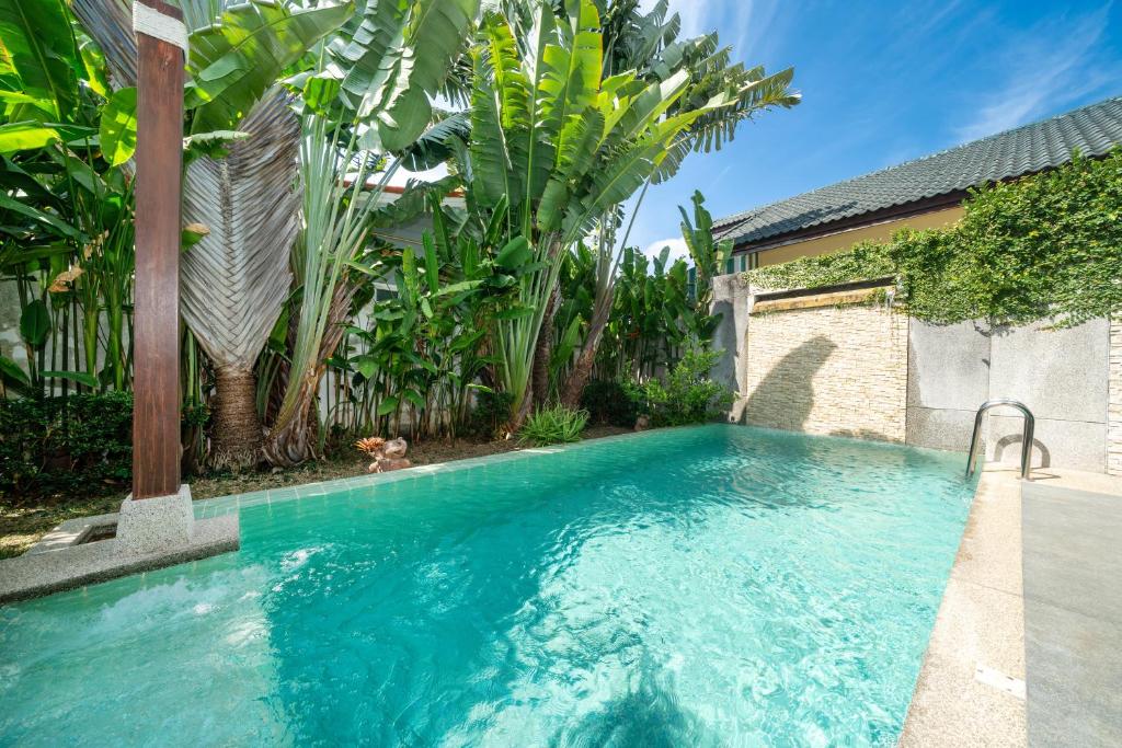 The fin villa rawai 2 bedroom photo 3